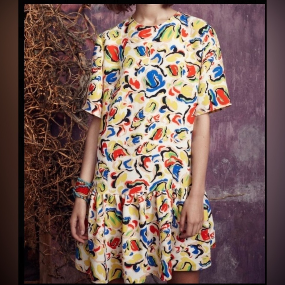 Saloni Printed Abstract
Shift Ruffle Dress 2015
Collection
